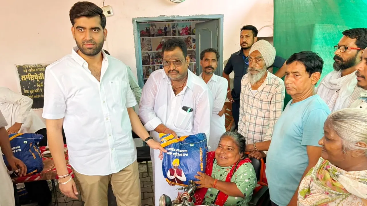 Bathinda News: ਮੇਰੀ ਰਸੋਈ ਯੋਜਨਾ, ਮੇਅਰ ਨੇ ਲੋੜਵੰਦ ਪਰਿਵਾਰਾਂ ਨੂੰ ਵੰਡੀਆਂ ਰਾਸ਼ਨ ਕਿੱਟਾਂ