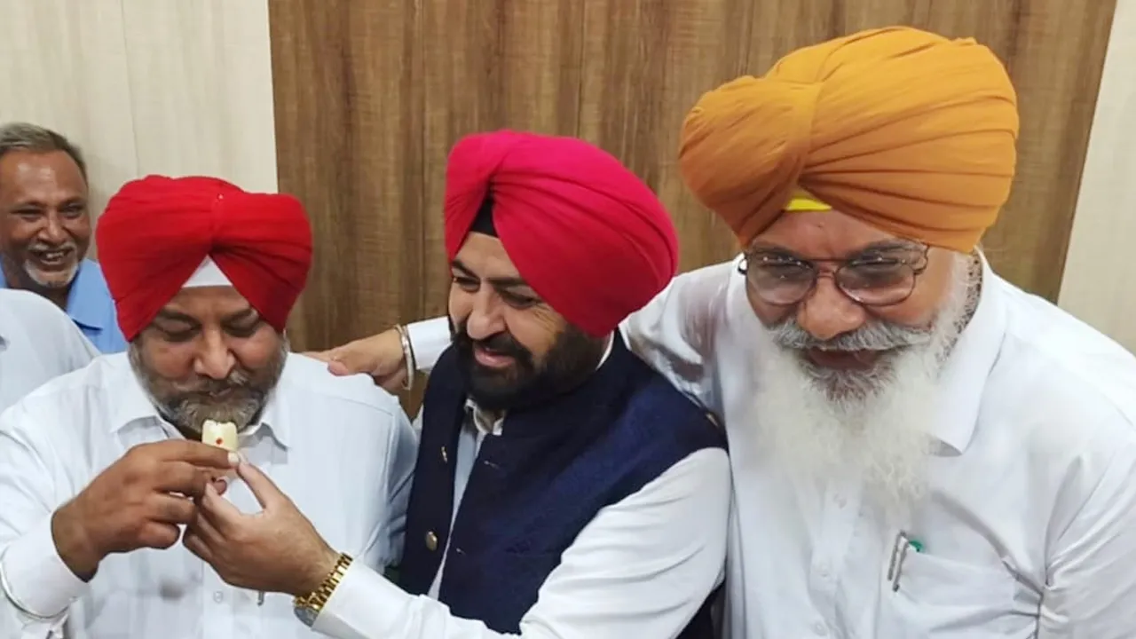 Faridkot Municipal Council: ਫ਼ਰੀਦਕੋਟ ਨਗਰ ਕੌਂਸਲ ਦੇ ਪ੍ਰਧਾਨ ਬਣੇ ਬਲਜਿੰਦਰ ਸਿੰਘ ਬੱਬੂ ਆਹੂਜਾ, 15 ਵੋਟਾਂ ਨਾਲ ਹਾਸਲ ਕੀਤੀ ਜਿੱਤ