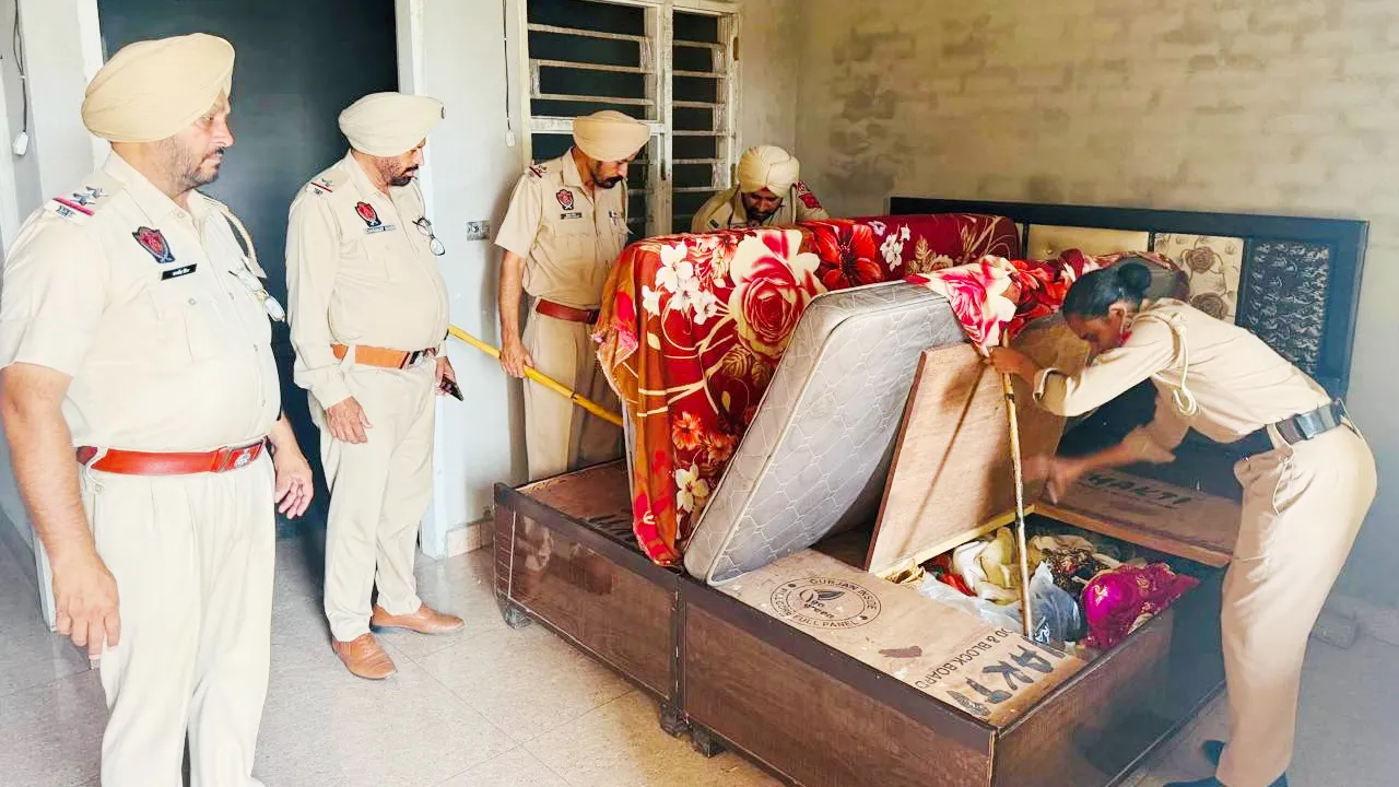 Faridkot News: ਫ਼ਰੀਦਕੋਟ ਪੁਲਿਸ ਦਾ ਤੜਕੇ ਵੱਡਾ ਸਰਚ ਆਪ੍ਰੇਸ਼ਨ, ਨਸ਼ਾ ਤਸਕਰਾਂ ਦੇ ਸ਼ੱਕੀ ਟਿਕਾਣਿਆਂ ’ਤੇ ਛਾਪੇ