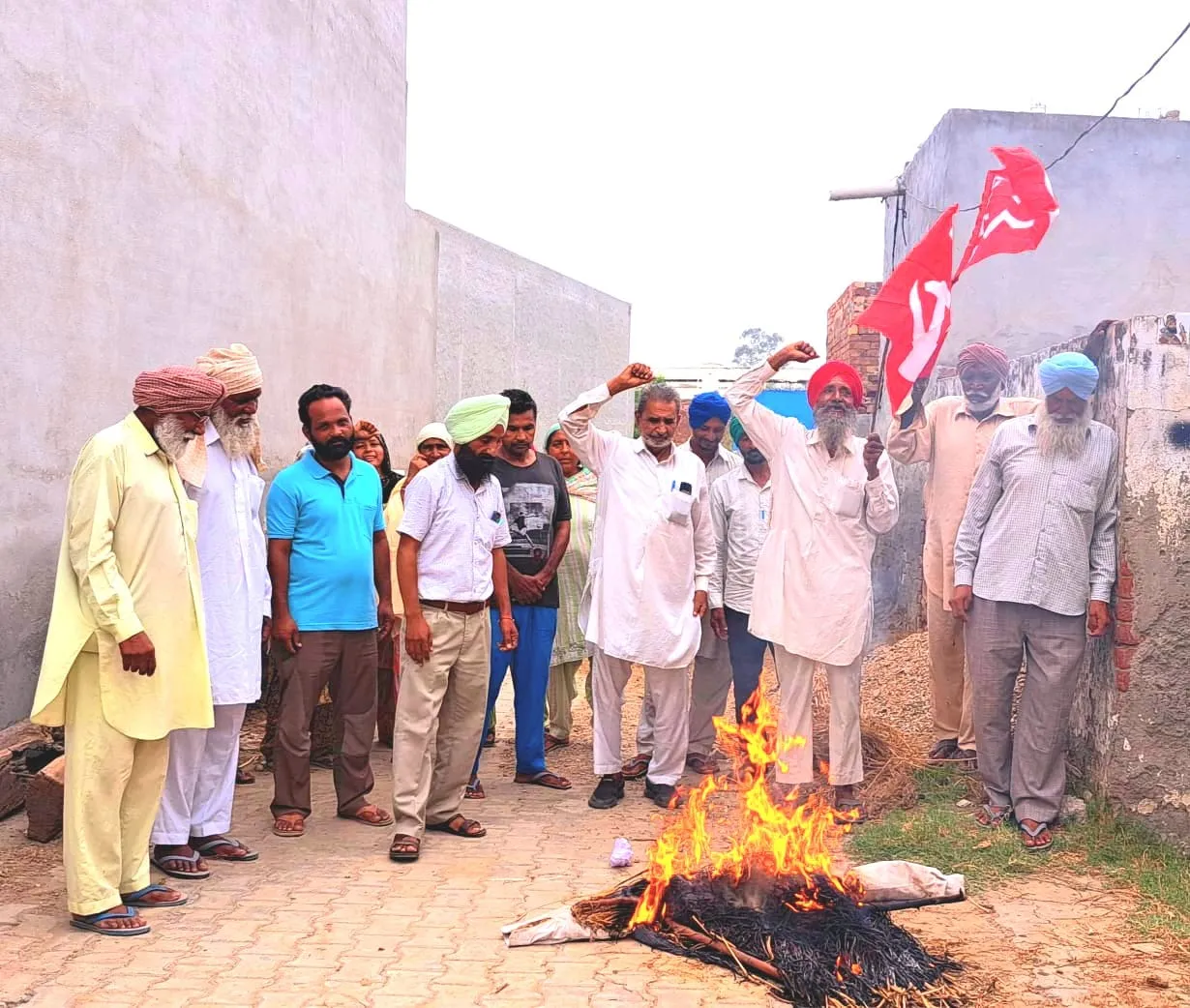 MGNREGA Protest: ਮਨਰੇਗਾ ਕਾਨੂੰਨ ਖਤਮ ਕਰਨ ਖਿਲਾਫ ਮਜ਼ਦੂਰਾਂ ਨੇ ਫੂਕਿਆ ਮੋਦੀ ਸਰਕਾਰ ਦਾ ਪੁਤਲਾ