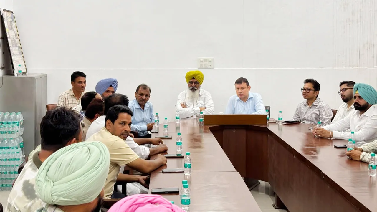 Municipal Council Employees: ਨਗਰ ਕੌਂਸਲ ਕਰਮਚਾਰੀਆਂ ਦੀ ਹੜਤਾਲ, ਡਿਪਟੀ ਕਮਿਸ਼ਨਰ ਨਾਲ ਅਹਿਮ ਮੀਟਿੰਗ