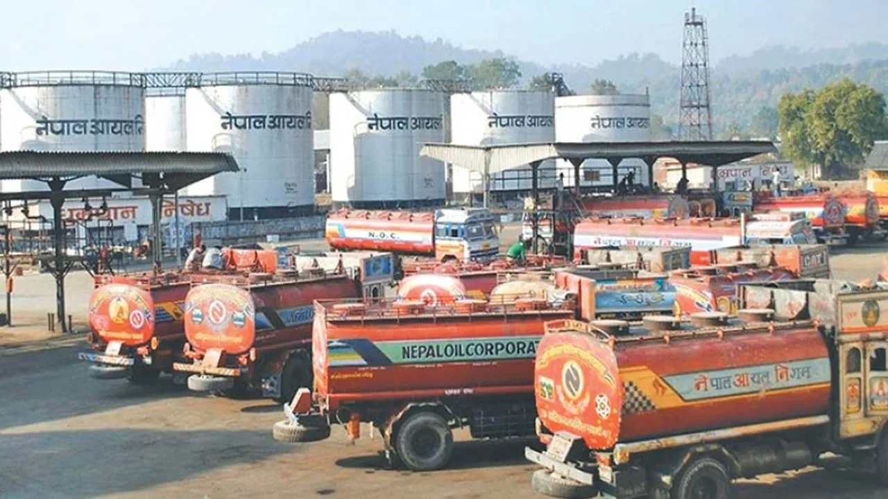 Petrol Diesel Price: ਨੇਪਾਲ ’ਚ ਪੈਟਰੋਲ 20 ਰੁਪਏ ਅਤੇ ਡੀਜ਼ਲ 30 ਰੁਪਏ ਪ੍ਰਤੀ ਲੀਟਰ ਹੋਇਆ ਸਸਤਾ