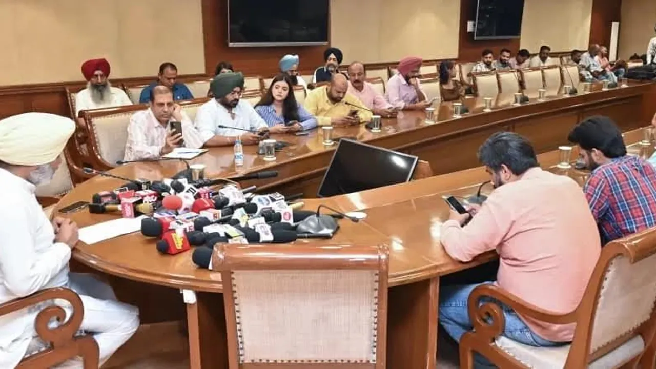 ਭਗਵੰਤ ਮਾਨ ਸਰਕਾਰ ਵੱਲੋਂ ਮੁੱਖ ਮੰਗਾਂ ਹੱਲ ਕੀਤੇ ਜਾਣ ਤੋਂ ਬਾਅਦ PSPCL ਯੂਨੀਅਨਾਂ ਤੇ ਆਮ ਆਦਮੀ ਕਲੀਨਿਕਾਂ ਦੇ ਅਮਲੇ ਨੇ ਹੜਤਾਲ ਵਾਪਸ ਲਈ, ਕੰਮ ਮੁੜ ਸ਼ੁਰੂ ਕੀਤਾ: ਹਰਪਾਲ ਸਿੰਘ ਚੀਮਾ