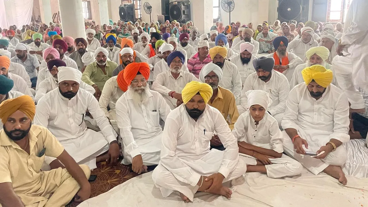 Punjab News: ਅੰਤਿਮ ਅਰਦਾਸ ਮੌਕੇ ਮਾਤਾ ਪਾਰੀ ਦੇਵੀ ਨੂੰ ਕੀਤੇ ਗਏ ਸ਼ਰਧਾ ਦੇ ਫੁੱਲ ਭੇਂਟ