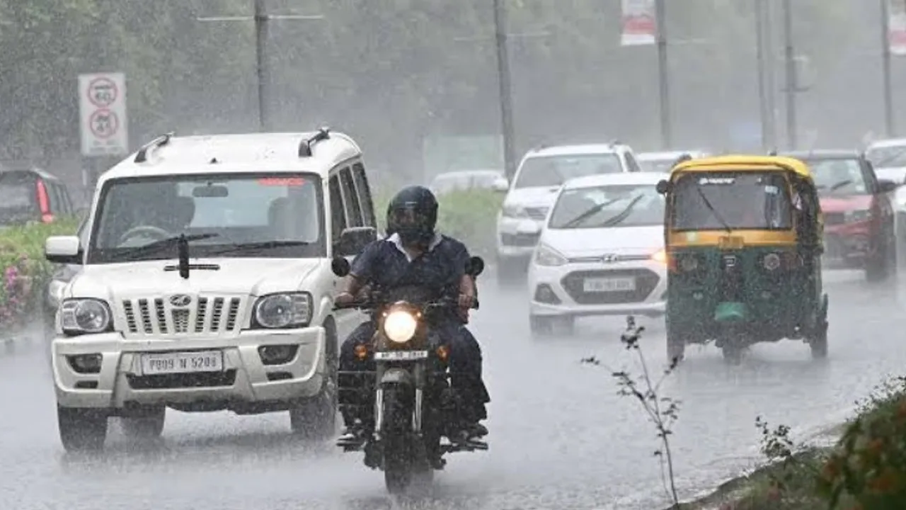 Weather Today Punjab: ਪੰਜਾਬ ਤੇ ਚੰਡੀਗੜ੍ਹ 'ਚ ਭਾਰੀ ਮੀਂਹ, ਕਈ ਇਲਾਕਿਆਂ ਲਈ ਰੈੱਡ ਤੇ ਆਰੇਂਜ ਅਲਰਟ ਜਾਰੀ