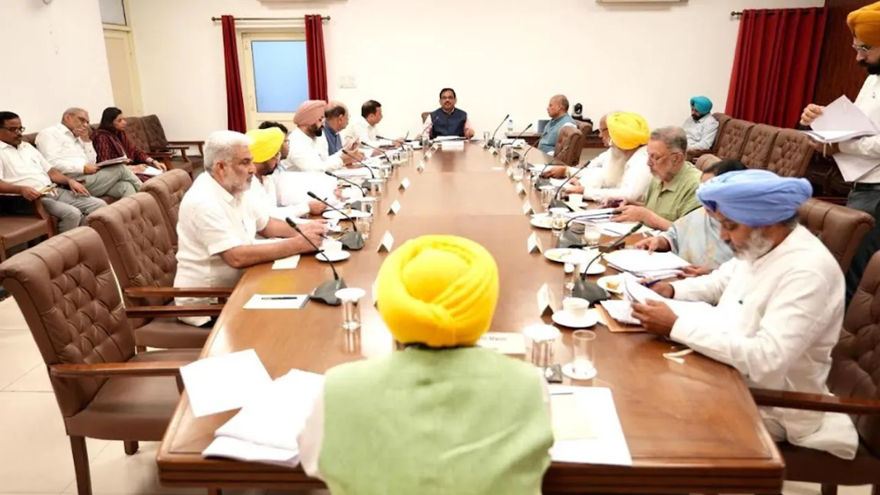 Punjab SIR: ਮੁੱਖ ਮੰਤਰੀ ਭਗਵੰਤ ਸਿੰਘ ਮਾਨ ਦੀ ਅਗਵਾਈ ਹੇਠ ਪੰਜਾਬ ਕੈਬਨਿਟ ਵੱਲੋਂ 'ਐਸ.ਆਈ.ਆਰ.' ਨੂੰ ਸੁਖਾਲਾ ਬਣਾਉਣ ਲਈ ਪ੍ਰਮੁੱਖ ਨਾਗਰਿਕ ਸੇਵਾਵਾਂ ਦੀਆਂ ਸਰਕਾਰੀ ਫ਼ੀਸਾਂ ਮੁਆਫ਼