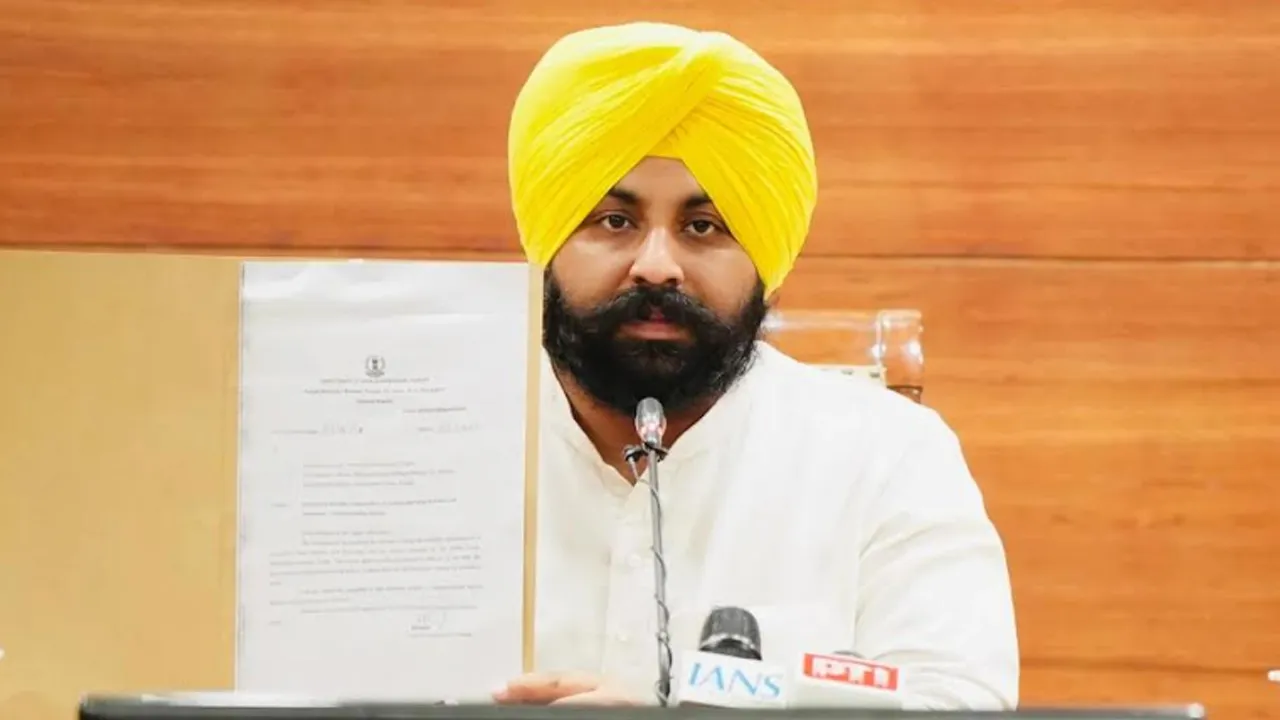 Punjab: ਭਗਵੰਤ ਮਾਨ ਸਰਕਾਰ ਨੇ ਠੇਕੇ 'ਤੇ ਕੰਮ ਕਰਨ ਵਾਲੇ ਸਫ਼ਾਈ ਸੇਵਕਾਂ ਅਤੇ ਸੀਵਰਮੈਨਾਂ ਦਾ ਮਹੀਨਾਵਾਰ ਮਿਹਨਤਾਨਾ ਵਧਾ ਕੇ 20,500 ਰੁਪਏ ਕੀਤਾ
