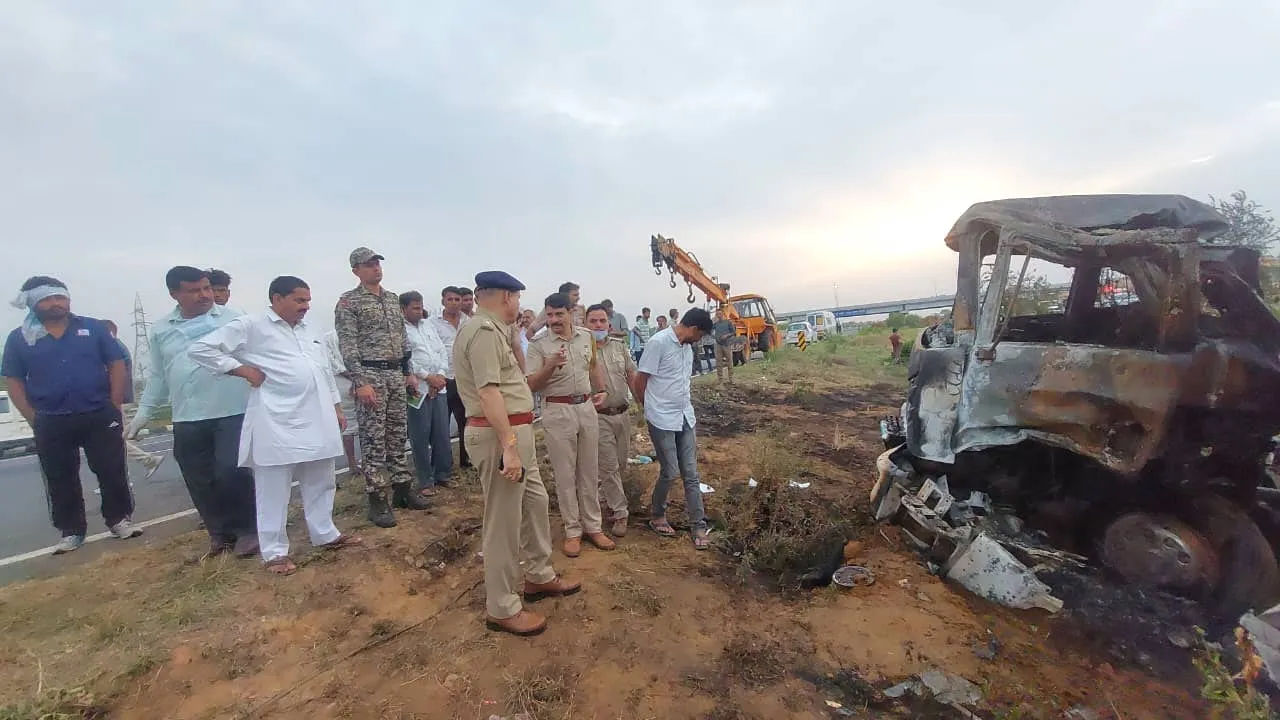 Rajasthan Road Accident: ਰਾਜਸਥਾਨ ਦੇ ਦੌਸਾ ਵਿੱਚ ਦਿੱਲੀ-ਮੁੰਬਈ ਐਕਸਪ੍ਰੈਸਵੇਅ 'ਤੇ ਬੱਸ ਅਤੇ ਟਰੱਕ ਦੀ ਟੱਕਰ, ਸੱਤ ਲੋਕਾਂ ਦੀ ਮੌਤ