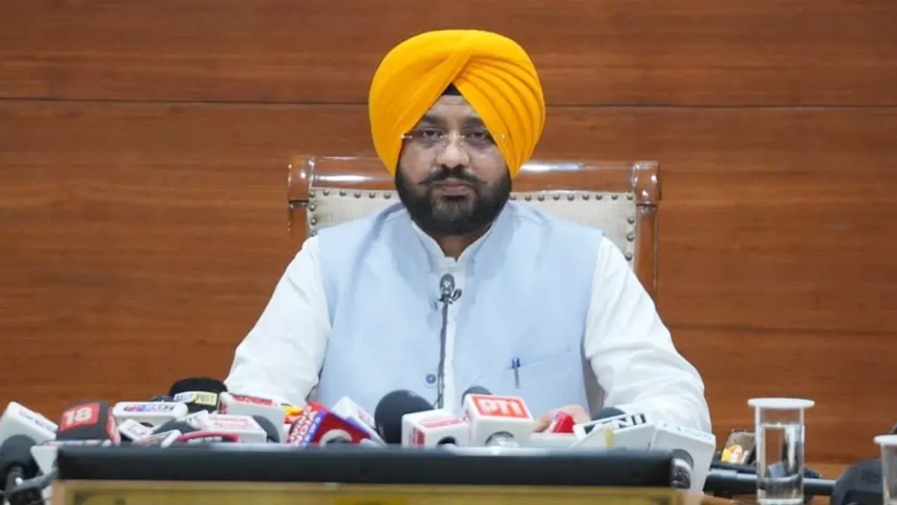 Manrega: ਭਗਵੰਤ ਮਾਨ ਸਰਕਾਰ 2100 ਤੋਂ ਵੱਧ ਮਨਰੇਗਾ ਕਰਮਚਾਰੀਆਂ ਦੇ ਮੋਢੇ ਨਾਲ ਮੋਢਾ ਜੋੜ ਕੇ ਖੜ੍ਹੀ ਹੈ, ਪੇਂਡੂ ਵਿਕਾਸ ਮੰਤਰੀ ਨੇ ਕੇਂਦਰੀ ਖੇਤੀਬਾੜੀ ਮੰਤਰੀ ਨੂੰ ਪੱਤਰ ਲਿਖ ਕੇ ਕਰਮਚਾਰੀਆਂ ਨੂੰ ਰੈਗੂਲਰ ਕਰਨ ਦੀ ਕੀਤੀ ਮੰਗ