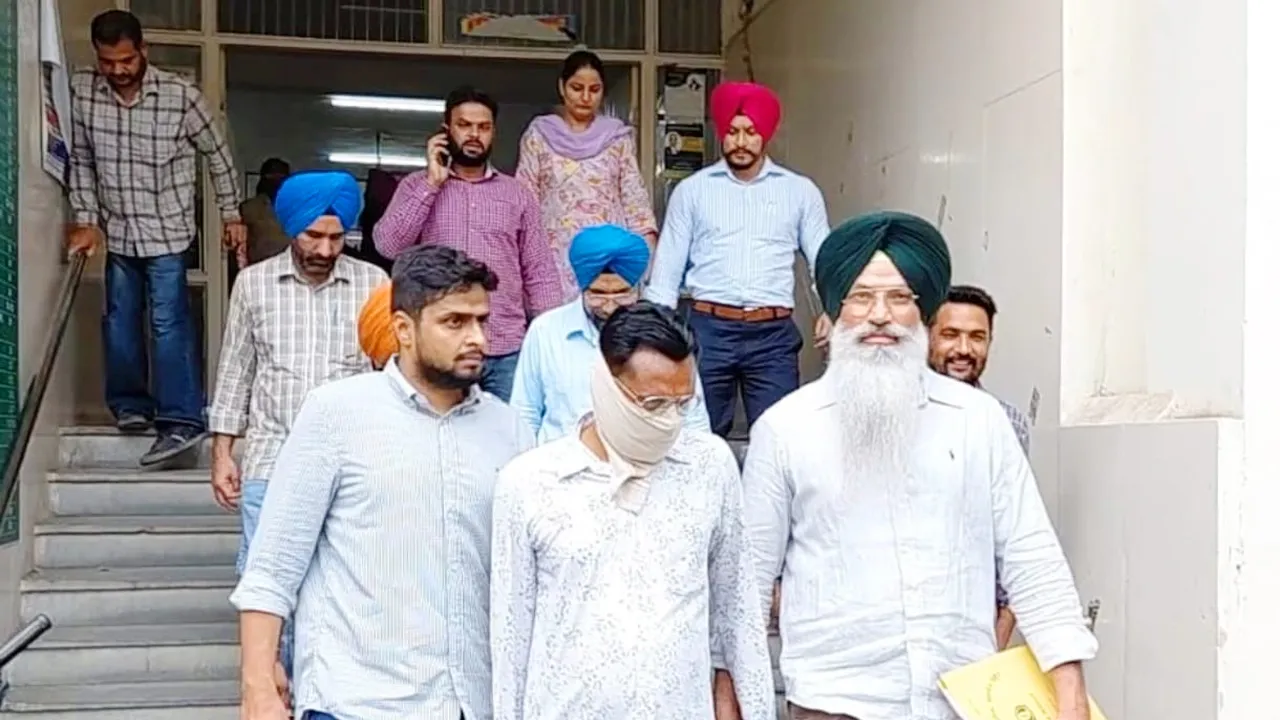 Vigilance Bureau: 25 ਹਜ਼ਾਰ ਰੁਪਏ ਰਿਸ਼ਵਤ ਲੈਂਦਾ ਸੀਨੀਅਰ ਸਹਾਇਕ ਵਿਜੀਲੈਂਸ ਅੜਿੱਕੇ
