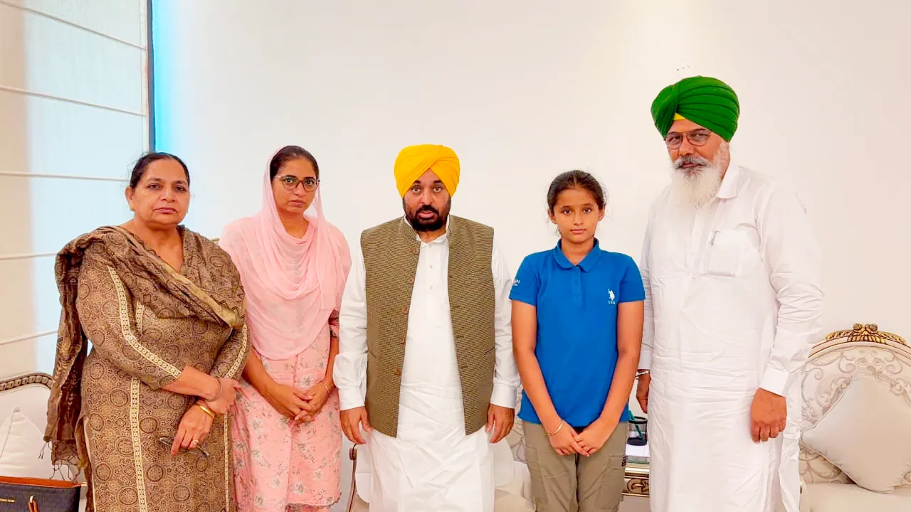 Bhagwant Mann: ਗੁਰਜੀਤ ਸਿੰਘ ਤੂਤ ਦੇ ਪਰਿਵਾਰ ਨਾਲ ਦੁੱਖ ਸਾਂਝਾ ਕਰਨ ਲਈ ਪਹੁੰਚੇ ਮੁੱਖ ਮੰਤਰੀ ਭਗਵੰਤ ਮਾਨ