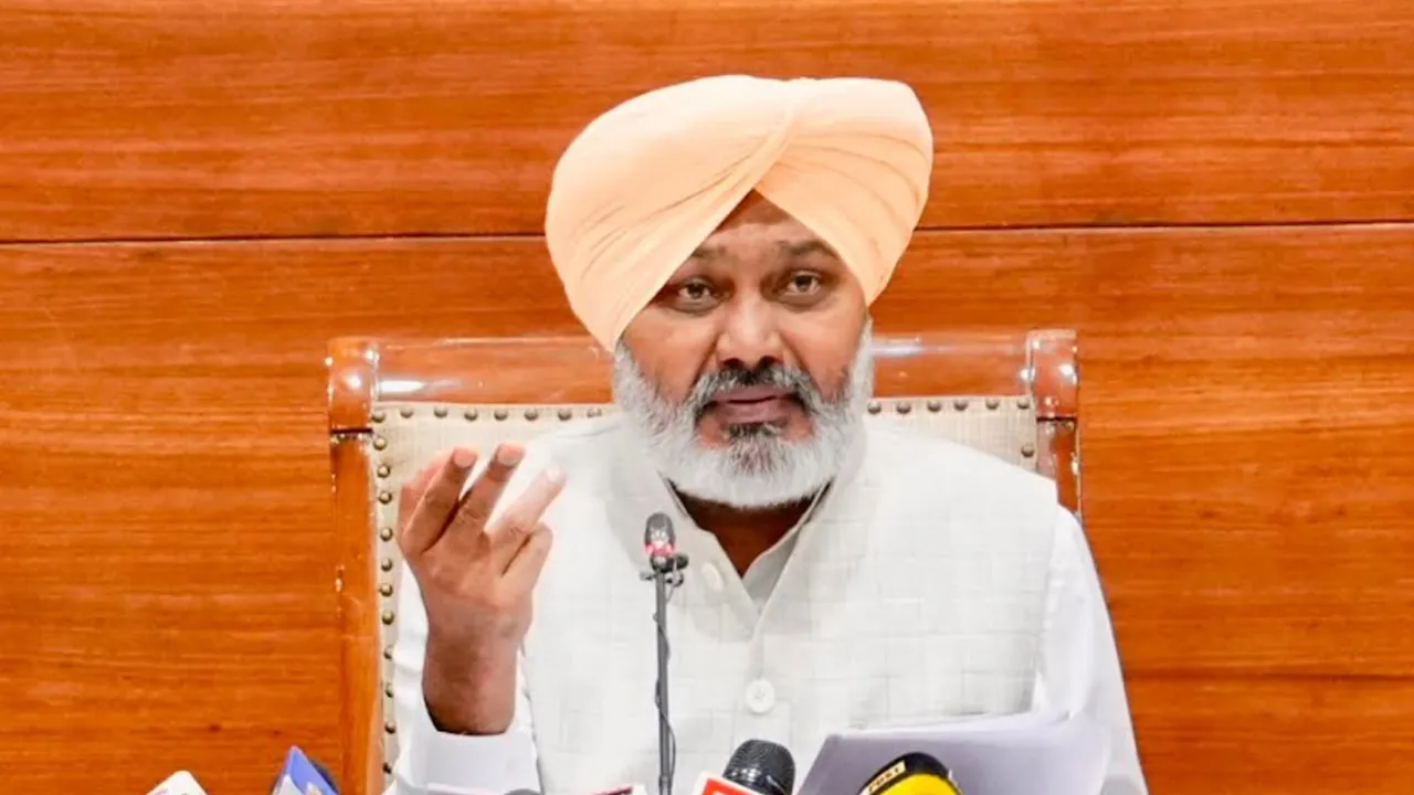 Punjab Pensioners: ਪੰਜਾਬ ਦੇਸ਼ 'ਚ ਸਭ ਤੋਂ ਵੱਧ ਤਨਖਾਹ ਸਕੇਲਾਂ 'ਚੋਂ ਸਕੇਲ ਅਦਾ ਕਰ ਰਿਹਾ, ਕਈ ਸ਼੍ਰੇਣੀਆਂ ਵਿੱਚ ਕੇਂਦਰ ਸਰਕਾਰ ਤੋਂ ਵੀ ਅੱਗੇ: ਹਰਪਾਲ ਸਿੰਘ ਚੀਮਾ