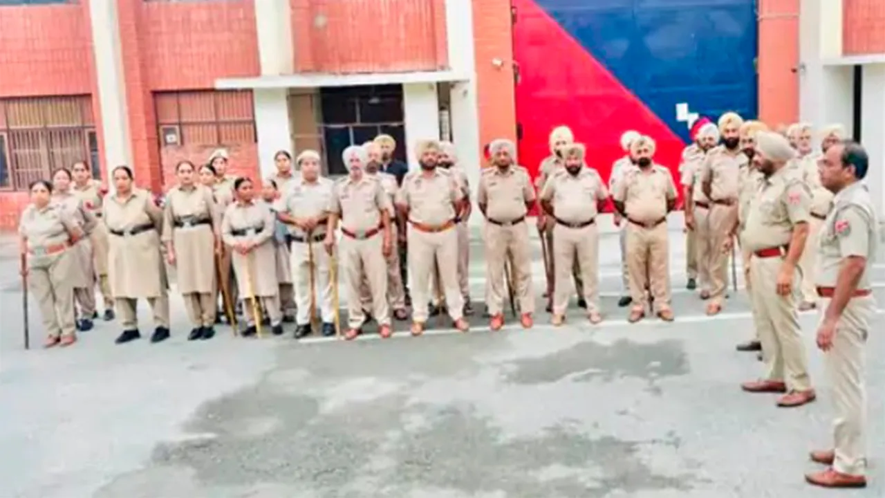 Faridkot News: ਫ਼ਰੀਦਕੋਟ ਦੀ ਸੈਂਟਰਲ ਮਾਡਰਨ ਜ਼ੇਲ੍ਹ ’ਚ ਪੁਲਿਸ ਦਾ ਅਚਾਨਕ ਸਰਚ ਆਪ੍ਰੇਸ਼ਨ