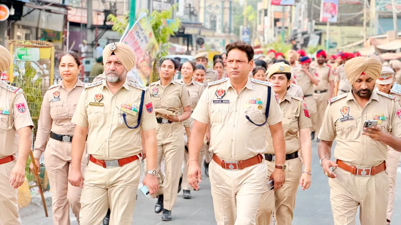 Faridkot News: ਸੁਤੰਤਰਤਾ ਦਿਵਸ ਦੇ ਮੱਦੇਨਜ਼ਰ ਫ਼ਰੀਦਕੋਟ ਪੁਲਿਸ ਵੱਲੋਂ ਸਖ਼ਤ ਸੁਰੱਖਿਆ ਪ੍ਰਬੰਧ, ਤਿੰਨਾਂ ਸ਼ਹਿਰਾਂ ’ਚ ਫਲੈਗ ਮਾਰਚ