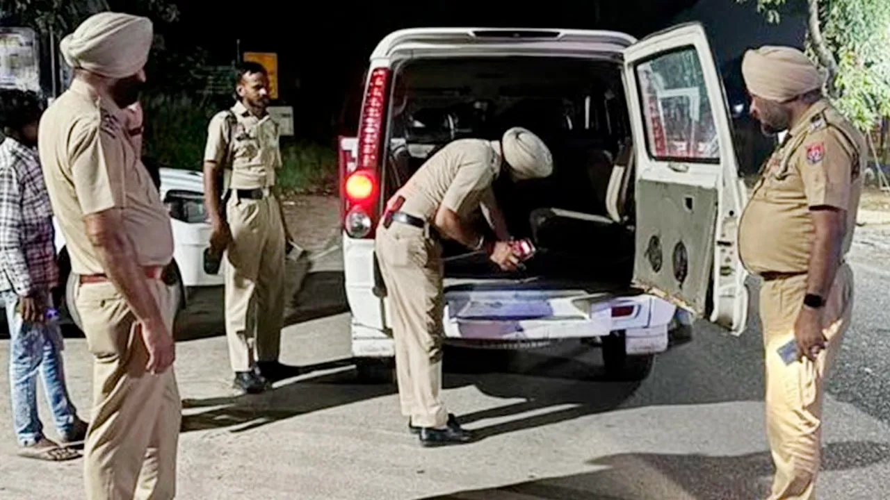 Jalandhar Police: ਆਜ਼ਾਦੀ ਦਿਵਸ ਦੇ ਮੱਦੇਨਜ਼ਰ ਜਲੰਧਰ ਪੁਲਿਸ ਨੇ ਵਧਾਈ ਸੁਰੱਖਿਆ, ਥਾਂ-ਥਾਂ ਨਾਕਾਬੰਦੀ ਤੇ ਚੈਕਿੰਗ