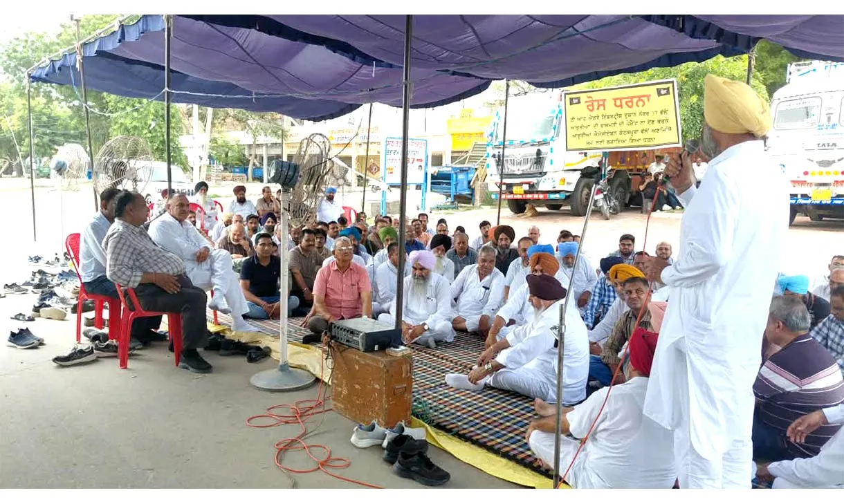 kotkpura: ਕੋਟਕਪੂਰਾ ਮੰਡੀ ’ਚ 55 ਕਰੋੜ ਦੀ ਲੈਣਦਾਰੀ ਨੂੰ ਲੈ ਕੇ ਆੜਤੀਆਂ ਦਾ ਧਰਨਾ 8ਵੇਂ ਦਿਨ ਵੀ ਜਾਰੀ