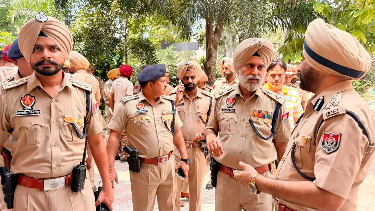 Malerkotla News: ਅਜ਼ਾਦੀ ਦਿਵਸ ਦੇ ਮੱਦੇਨਜ਼ਰ ਮਾਲੇਰਕੋਟਲਾ ਪੁਲਿਸ ਵੱਲੋਂ ਫਲੈਗ ਮਾਰਚ
