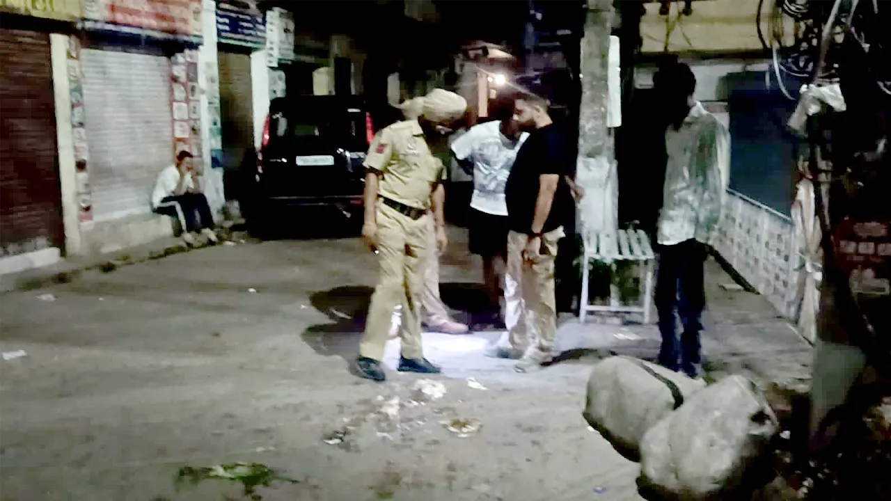 Mohali Crime News: ਮੋਹਾਲੀ ’ਚ ਬਰਥਡੇ ਪਾਰਟੀ ਦੌਰਾਨ ਫਾਇਰਿੰਗ, ਨੌਜਵਾਨ ਤੇ ਲੜਕੀ ਜ਼ਖਮੀ; ਲੜਕੀ ਦੀ ਹਾਲਤ ਗੰਭੀਰ