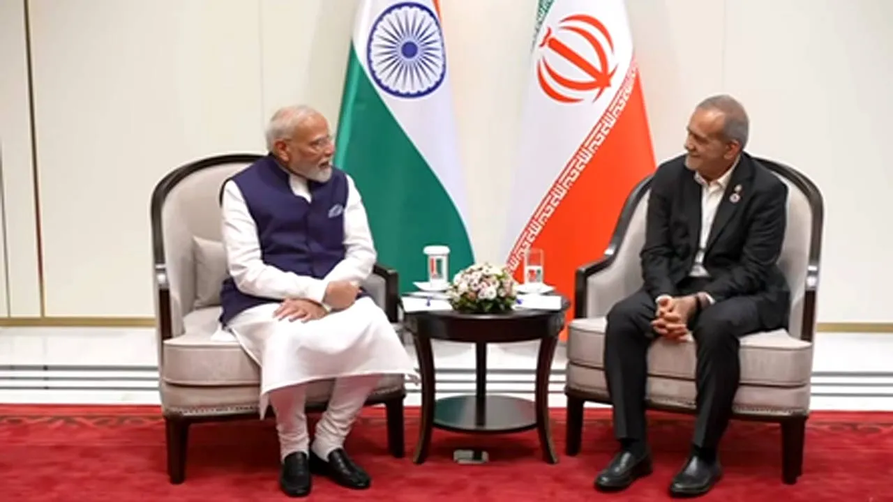 PM Modi: ਪ੍ਰਧਾਨ ਮੰਤਰੀ ਮੋਦੀ ਨੇ ਬਿਸ਼ਕੇਕ ’ਚ ਈਰਾਨੀ ਰਾਸ਼ਟਰਪਤੀ ਪੇਜ਼ੇਸ਼ਕੀਅਨ ਨਾਲ ਕੀਤੀ ਮੁਲਾਕਾਤ