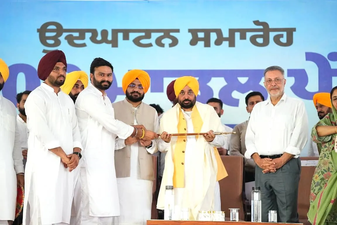 Punjab News: ਮੁੱਖ ਮੰਤਰੀ ਭਗਵੰਤ ਸਿੰਘ ਮਾਨ ਵੱਲੋਂ ਪਿੰਡਾਂ ਦੇ ਨੌਜਵਾਨਾਂ ਨੂੰ 500 ਆਧੁਨਿਕ 'ਪੇਂਡੂ ਖੇਡ ਮੈਦਾਨਾਂ' ਦਾ ਤੋਹਫ਼ਾ 