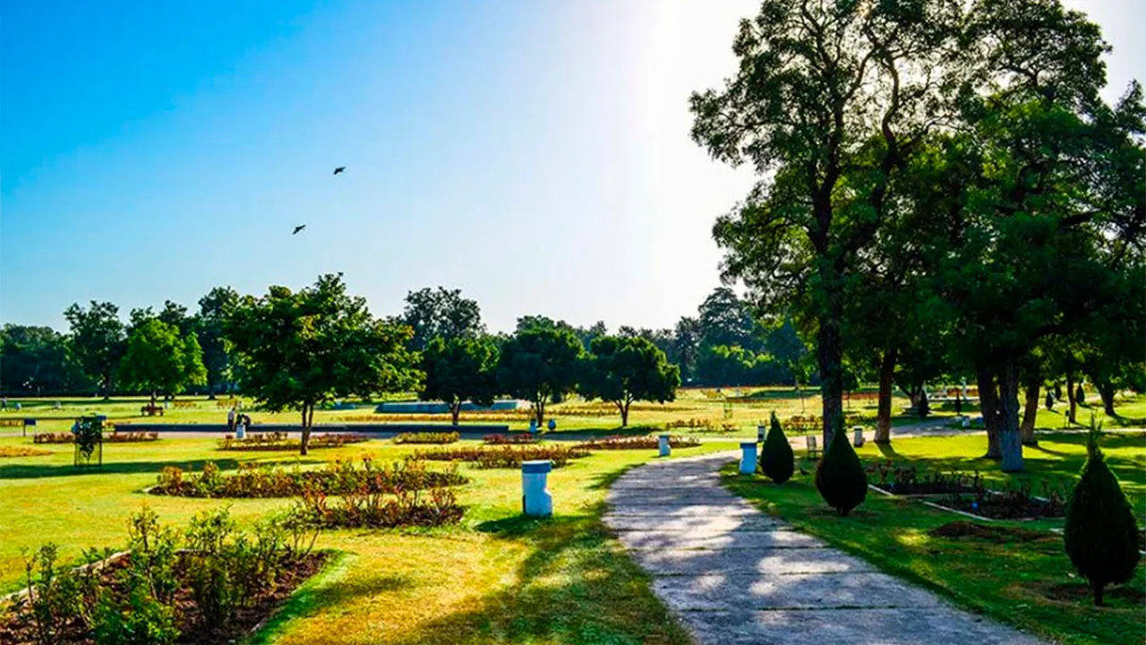 Punjab Weather: ਪੰਜਾਬ ਦੇ 4 ਜ਼ਿਲ੍ਹਿਆਂ ’ਚ ਭਾਰੀ ਮੀਂਹ ਦਾ ਅਲਰਟ, ਕਈ ਥਾਵਾਂ ’ਤੇ ਬਿਜਲੀ ਡਿੱਗਣ ਦੀ ਸੰਭਾਵਨਾ