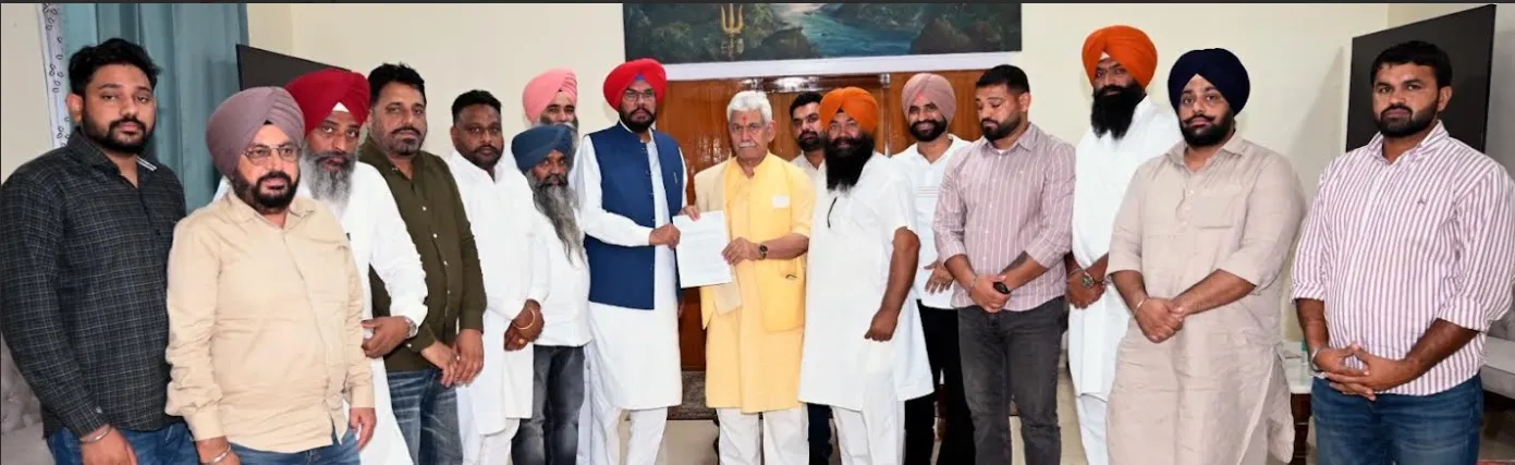 Punjab ਦੇ ਸਰਹੱਦੀ ਇਲਾਕਿਆਂ ਨੂੰ ਹੜ੍ਹਾਂ ਤੋਂ ਬਚਾਉਣ ਲਈ 'ਆਪ' ਵਿਧਾਇਕ ਧਾਲੀਵਾਲ ਨੇ ਜੰਮੂ-ਕਸ਼ਮੀਰ ਦੇ ਉਪ ਰਾਜਪਾਲ ਮਨੋਜ ਸਿਨਹਾ ਨਾਲ ਕੀਤੀ ਮੁਲਾਕਾਤ, ਉੱਜ ਨਦੀ 'ਤੇ ਬੰਨ੍ਹ ਬਣਾਉਣ ਦੀ ਚੁੱਕੀ ਮੰਗ