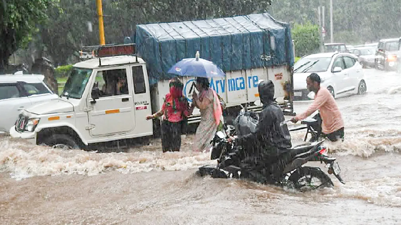 Heavy Rain: ਭਾਰੀ ਮੀਂਹ ਨਾਲ ਚੰਡੀਗੜ੍ਹ ਤੇ ਮੁਹਾਲੀ ਦੀਆਂ ਸੜਕਾਂ ਬਣੀਆਂ ਸਮੁੰਦਰ