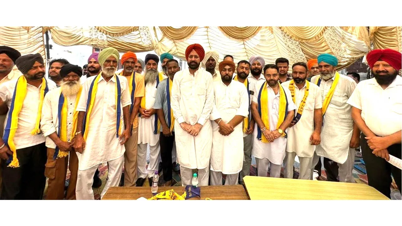 AAP Punjab: ਪਿੰਡ ਚਣੋ ਦੇ ਕਈ ਵਿਅਕਤੀ ਅਕਾਲੀ ਦਲ ਛੱਡ ‘ਆਪ’ ’ਚ ਸ਼ਾਮਲ