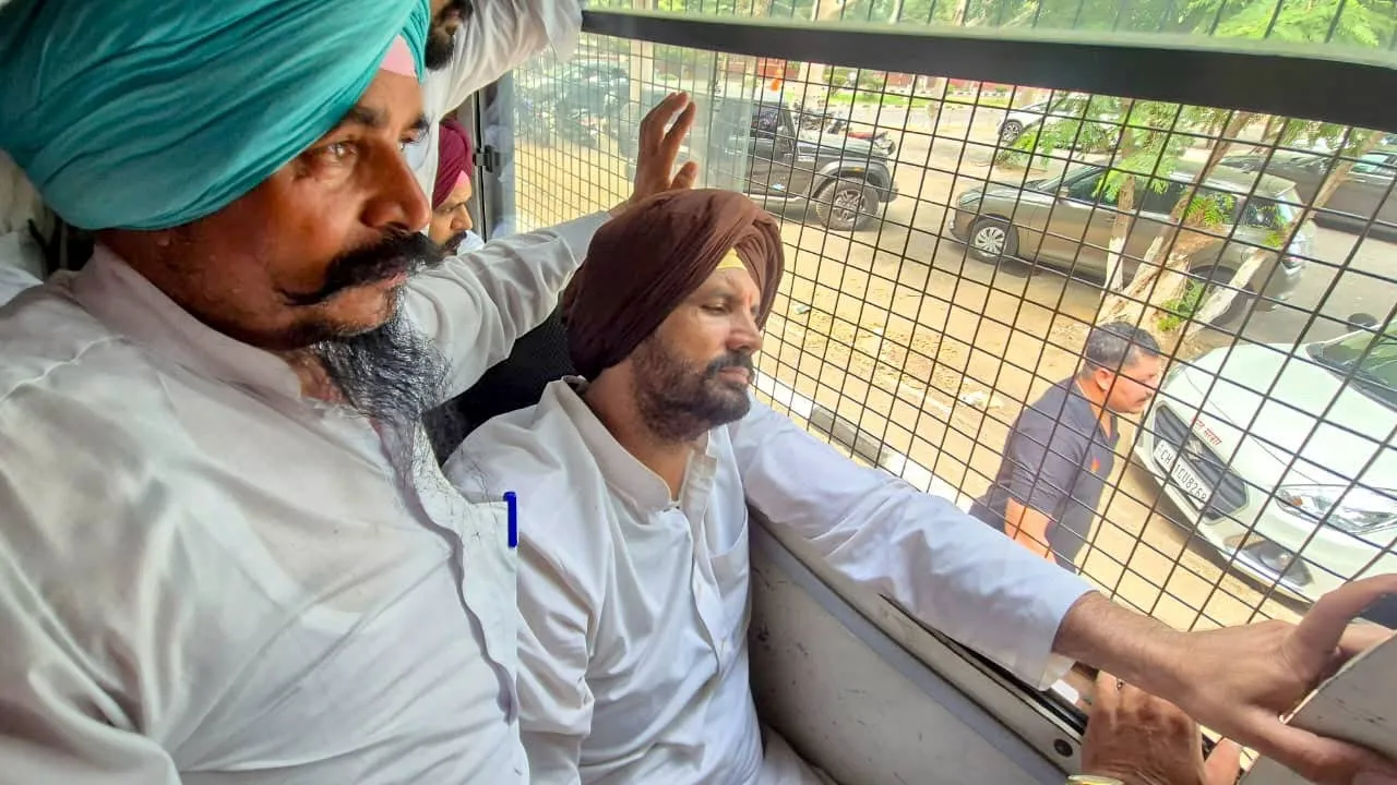 Chandigarh Congress Protest: ਕਾਂਗਰਸ ਨੇ ਗਿਆਨੇਸ਼ ਕੁਮਾਰ ਨੂੰ ਅਹੁਦੇ ਤੋਂ ਹਟਾਉਣ ਦੀ ਮੰਗ ਨੂੰ ਲੈ ਕੇ ਚੰਡੀਗੜ੍ਹ ’ਚ ਕੀਤਾ ਪ੍ਰਦਰਸ਼ਨ