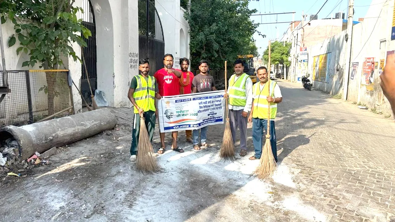 Cleanliness Campaign Punjab: ਪੰਜਾਬ ਸਰਕਾਰ ਵੱਲੋਂ ਚਲਾਈ ਜਾ ਰਹੀ ‘ਸਵੱਛਤਾ ਹੀ ਸੇਵਾ’ ਮੁਹਿੰਮ ਤਹਿਤ ਮਲੇਰਕੋਟਲਾ ’ਚ ਕੀਤੀ ਸਫਾਈ