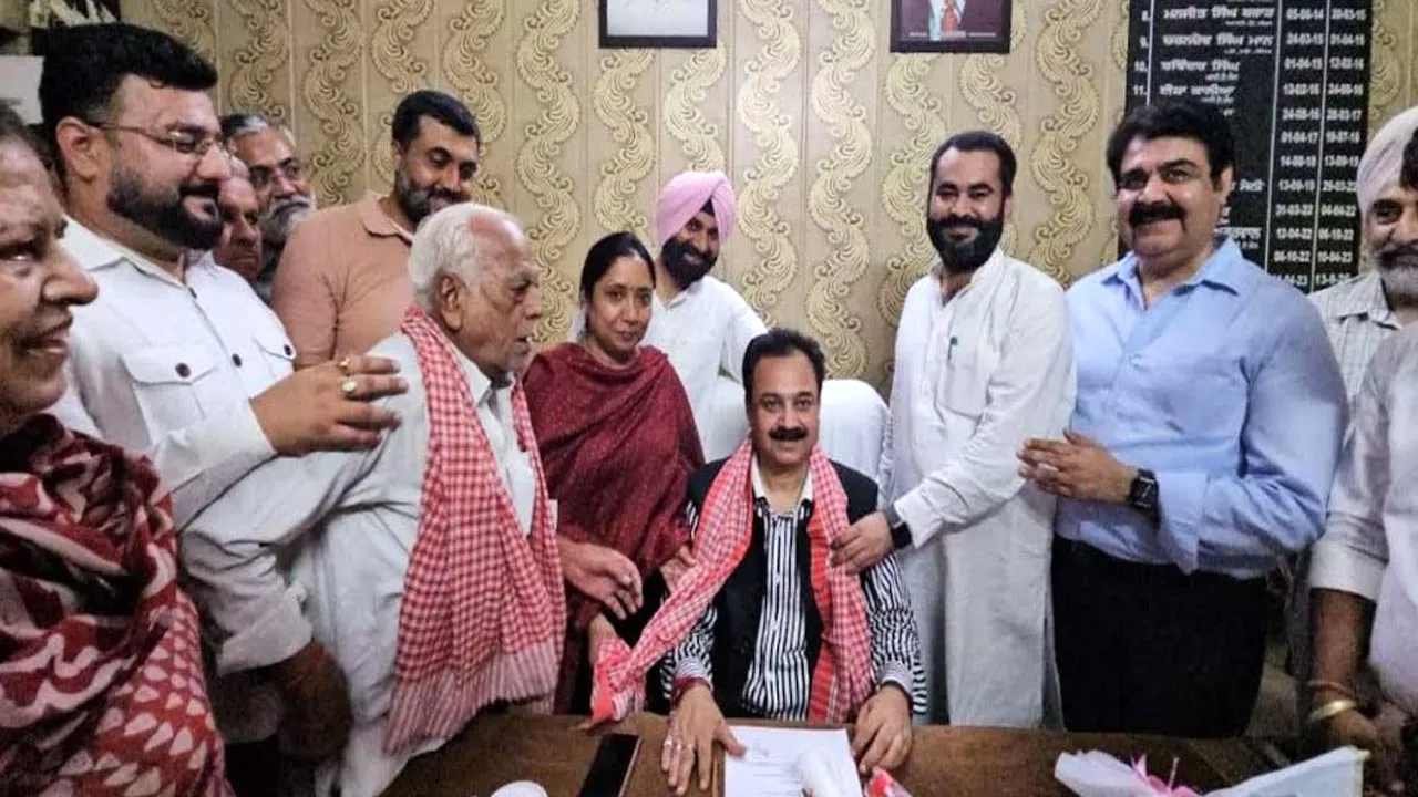 Fazilka Latest News: ਫਾਜ਼ਿਲਕਾ ’ਚ ਅਮਿਤ ਰਿਣਵਾ ਤੇ ਅਤੁਲ ਨਾਗਪਾਲ ਨੇ ਸੰਭਾਲੇ ਚੇਅਰਮੈਨ ਦੇ ਅਹੁਦੇ