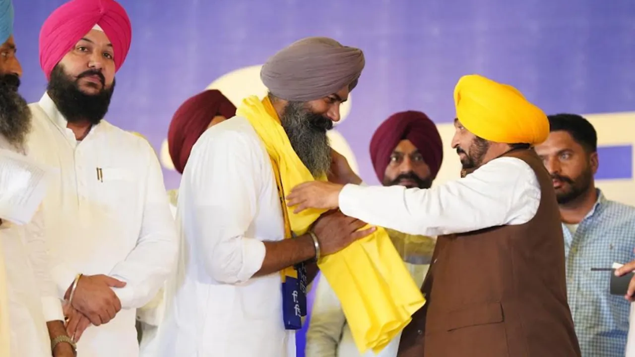Zira News: ਗੁਰਪ੍ਰੀਤ ਸਿੰਘ ਸੇਖੋਂ ਹਜ਼ਾਰਾਂ ਸਮਰਥਕਾਂ ਸਮੇਤ ਆਪ 'ਚ ਸ਼ਾਮਲ