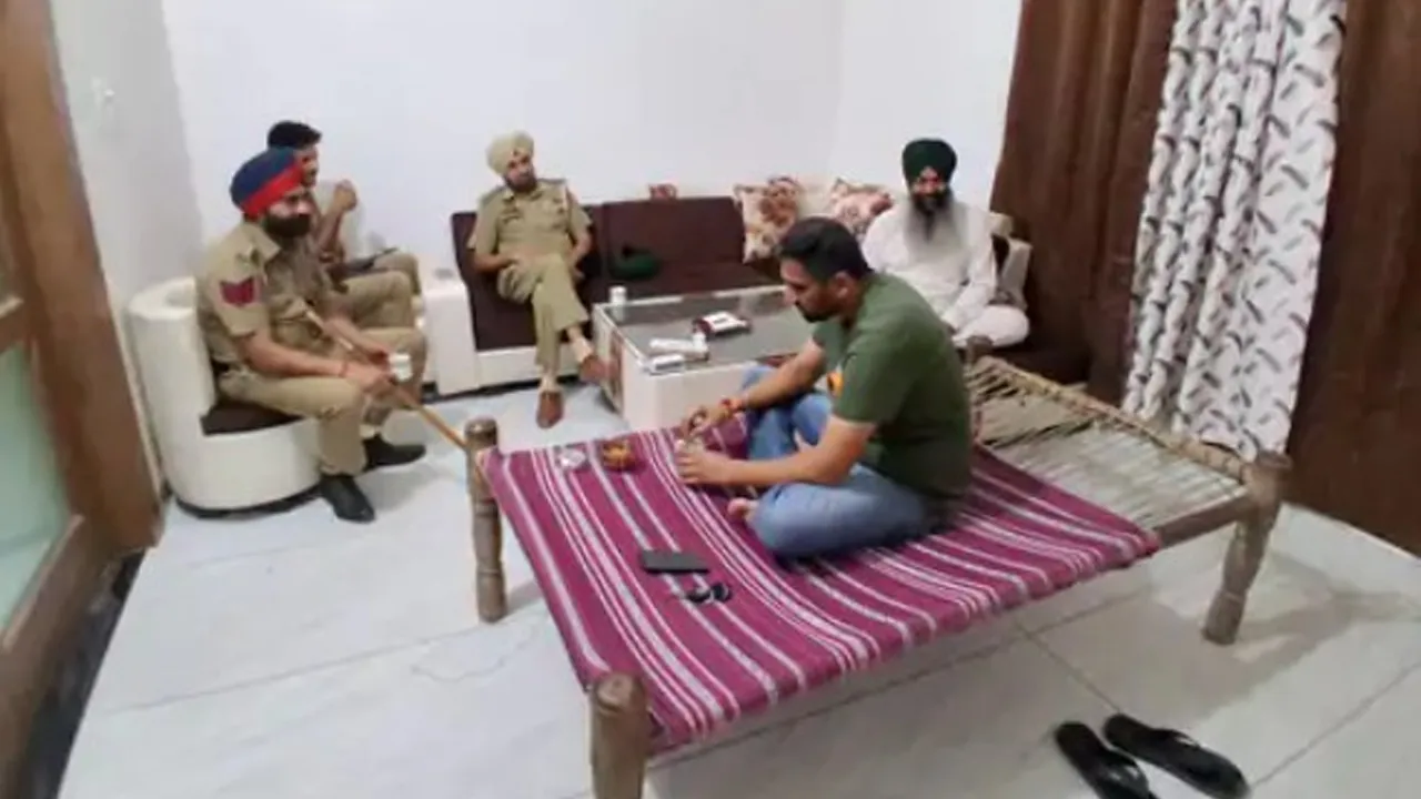 Punjab Farmers Protest: ਅੰਮ੍ਰਿਤਸਰ ਸਮੇਤ ਪੰਜਾਬ ਭਰ ’ਚ ਕਿਸਾਨ ਆਗੂਆਂ ਦੇ ਘਰ ਪੁਲਿਸ ਪਹੁੰਚੀ, ਧਰਨੇ ਤੋਂ ਪਹਿਲਾਂ ਕੀਤੇ ਨਜ਼ਰਬੰਦ