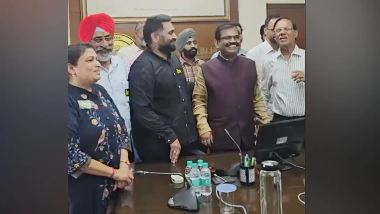 Punjab Government Employees Strike: ਪੰਜਾਬ ’ਚ ਸਰਕਾਰੀ ਮੁਲਾਜ਼ਮਾਂ ਦੀ ਹੜਤਾਲ ਖਤਮ, ਜਲਦ ਹੋਵੇਗੀ ਸੀਐਮ ਮਾਨ ਨਾਲ ਮੀਟਿੰਗ