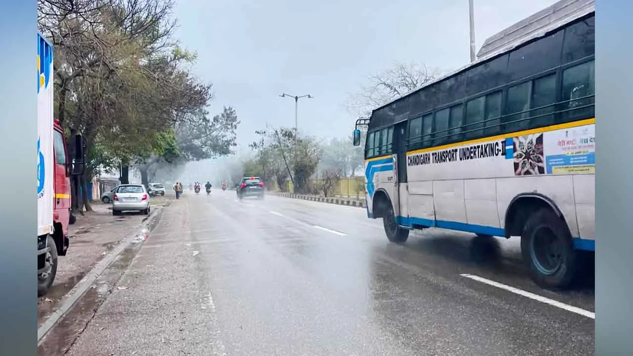 Punjab Weather Update: ਪੰਜਾਬ ’ਚ ਬਦਲਿਆ ਮੌਸਮ, ਜਲੰਧਰ ਤੇ ਪਠਾਨਕੋਟ ’ਚ ਮੀਂਹ