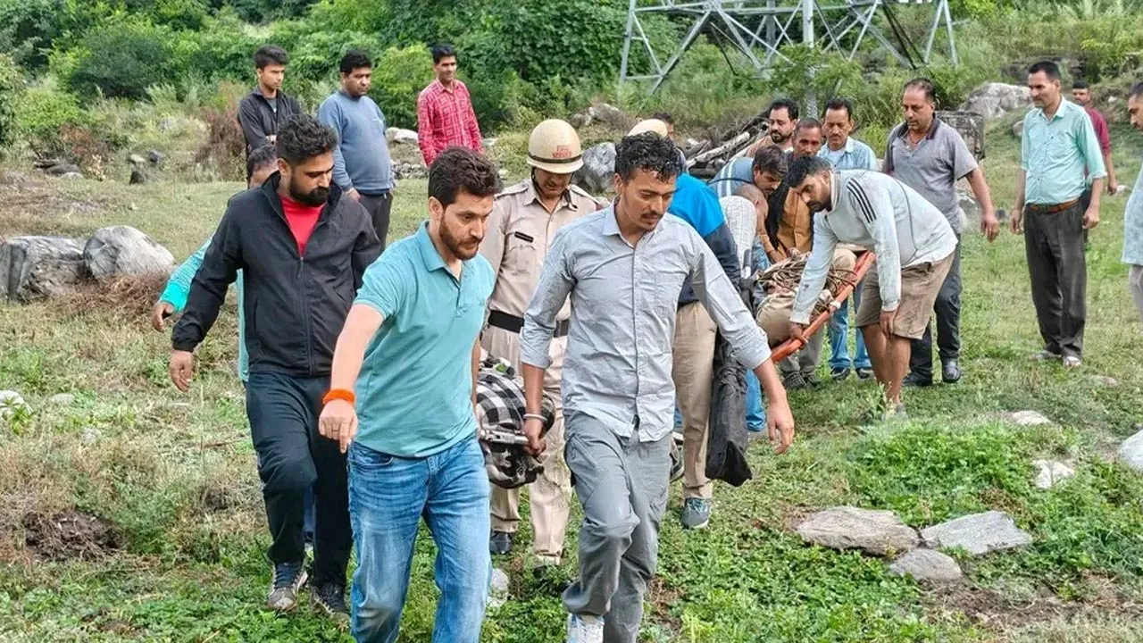 Road Accident Today: ਆਨੀ ’ਚ ਭਿਆਨਕ ਸੜਕ ਹਾਦਸਾ, ਚਾਰ ਲੋਕਾਂ ਦੀ ਮੌਤ, ਇੱਕ ਜ਼ਖਮੀ