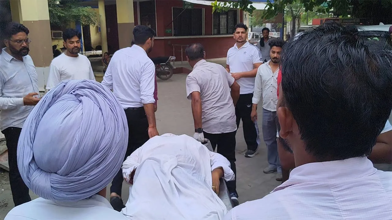 Punjab Road Accident: ਨਸ਼ਾ ਵਿਰੋਧੀ ਰੈਲੀ ਤੋਂ ਵਾਪਸ ਆ ਰਹੇ ਭਾਜਪਾ ਵਰਕਰਾਂ ਦੀ ਕਾਰ ਟਰੱਕ ਨਾਲ ਟਕਰਾਈ, ਇੱਕ ਨੌਜਵਾਨ ਦੀ ਮੌਤ