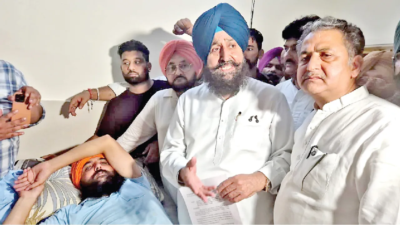 Sangrur News: ਮੋਹਨਜੀਤ ਦੀ ਕਥਿਤ ਮਾਰ-ਕੁੱਟ ਦਾ ਮਾਮਲਾ ਗਰਮਾਇਆ