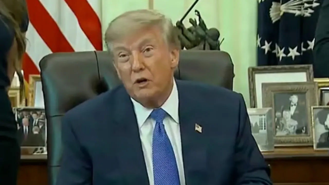 Trump ਨੇ ਹੋਰਮੁਜ਼ ਜਲਡਮਰੂ ਦਾ ਨਾਮ ਬਦਲ ਕੇ 'ਟਰੰਪ ਸਟ੍ਰੇਟ' ਰੱਖਣ ਦੀ ਇੱਛਾ ਪ੍ਰਗਟਾਈ