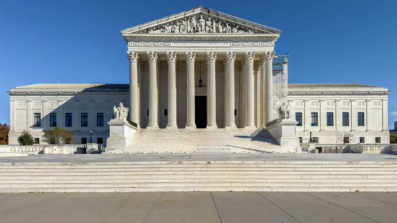 US Supreme Court: ਅਮਰੀਕੀ ਸੁਪਰੀਮ ਕੋਰਟ ਨੇ ਪ੍ਰਵਾਸੀਆਂ ਨੂੰ ਤੀਜੇ ਦੇਸ਼ਾਂ ਵਿੱਚ ਭੇਜਣ ਦੀ ਮੁੜ ਸ਼ੁਰੂਆਤ ਦੀ ਇਜਾਜ਼ਤ ਦਿੱਤੀ