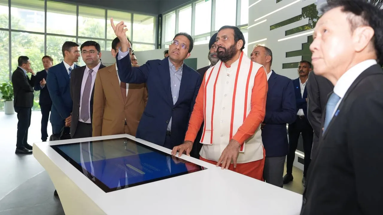 CM Nayab Singh Saini: ਸਿੰਗਾਪੁਰ ਪਹੁੰਚੇ CM ਨਾਇਬ ਸਿੰਘ ਸੈਣੀ, ਸੁਰਬਾਨਾ ਜੁਰੋਂਗ ਦਾ ਕੀਤਾ ਦੌਰਾ