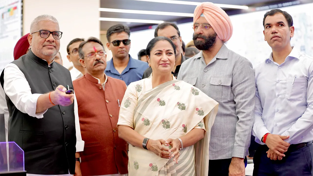 Delhi Pollution News: ਦਿੱਲੀ ’ਚ ਪ੍ਰਦੂਸ਼ਣ ਨੂੰ ਰੋਕਣ ਲਈ ਤਿਆਰੀਆਂ ਤੇਜ਼, ਮੁੱਖ ਮੰਤਰੀ ਰੇਖਾ ਗੁਪਤਾ ਨੇ ICCC ਦਾ ਕੀਤਾ ਨਿਰੀਖਣ