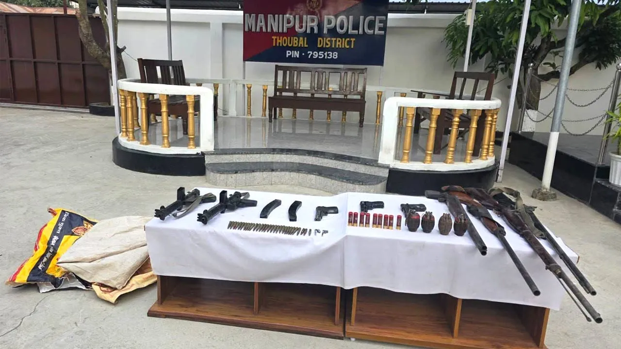 Latest News Manipur: ਥੌਬਲ ’ਚ ਹਥਿਆਰਾਂ ਅਤੇ ਗੋਲਾ ਬਾਰੂਦ ਦਾ ਜ਼ਖੀਰਾ ਬਰਾਮਦ