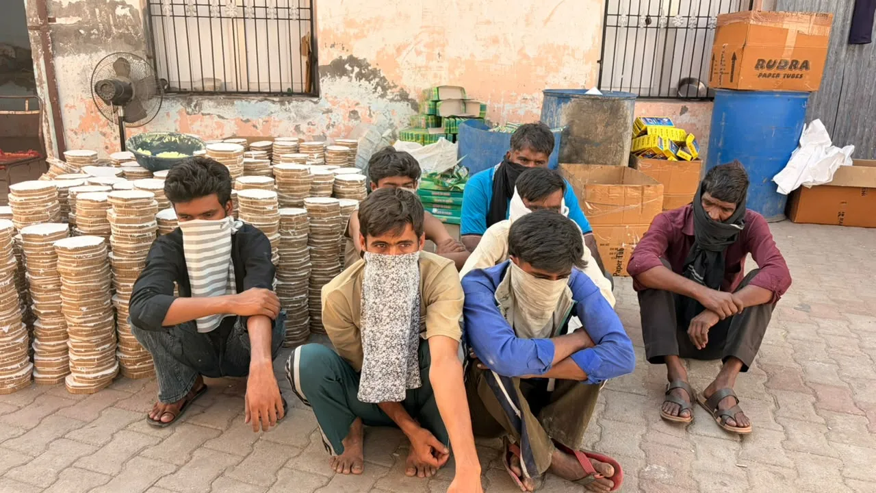 Malerkotla News: ਗੈਰ-ਕਾਨੂੰਨੀ ਪਟਾਕੇ ਬਣਾਉਣ ਵਾਲੀ ਇਕਾਈ ਦਾ ਪਰਦਾਫਾਸ਼, ਵਿਸਫੋਟਕ ਸਮੱਗਰੀ ਬਰਾਮਦ