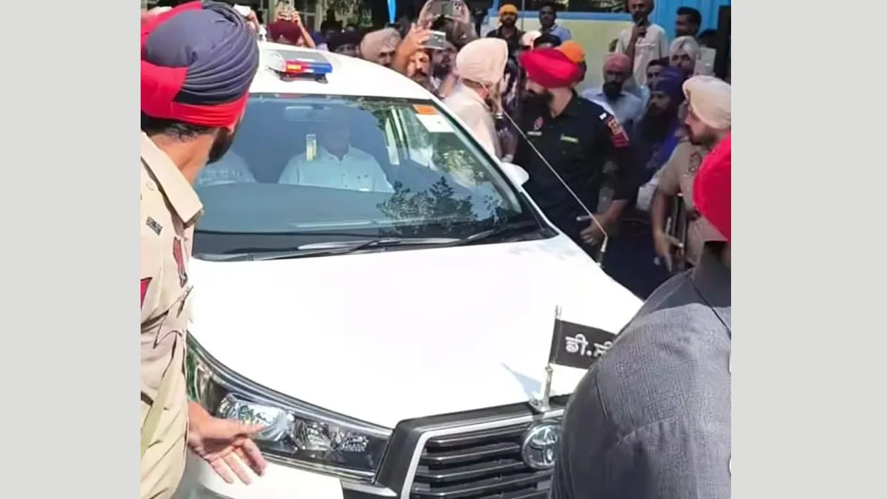 ਪਰਵਿੰਦਰ ਝੋਟਾ ਕਤਲ ਕਾਂਡ : ਜ਼ਖਮੀਆਂ ਦਾ ਹਾਲ ਪੁੱਛਣ ਗਏ ਵਿਧਾਇਕ ਵਿਜੈ ਸਿੰਗਲਾ ਦਾ ਹੋਇਆ ਵਿਰੋਧ