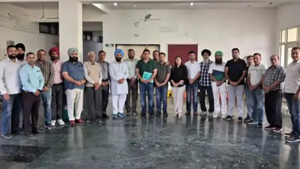 Pathankot Employees Strike: ਪਠਾਨਕੋਟ ’ਚ ਸਰਕਾਰੀ ਮੁਲਾਜ਼ਮਾਂ ਦੀ ਦੋ ਰੋਜ਼ਾ ਹੜਤਾਲ, 22 ਅਕਤੂਬਰ ਨੂੰ ਰੋਸ ਰੈਲੀ