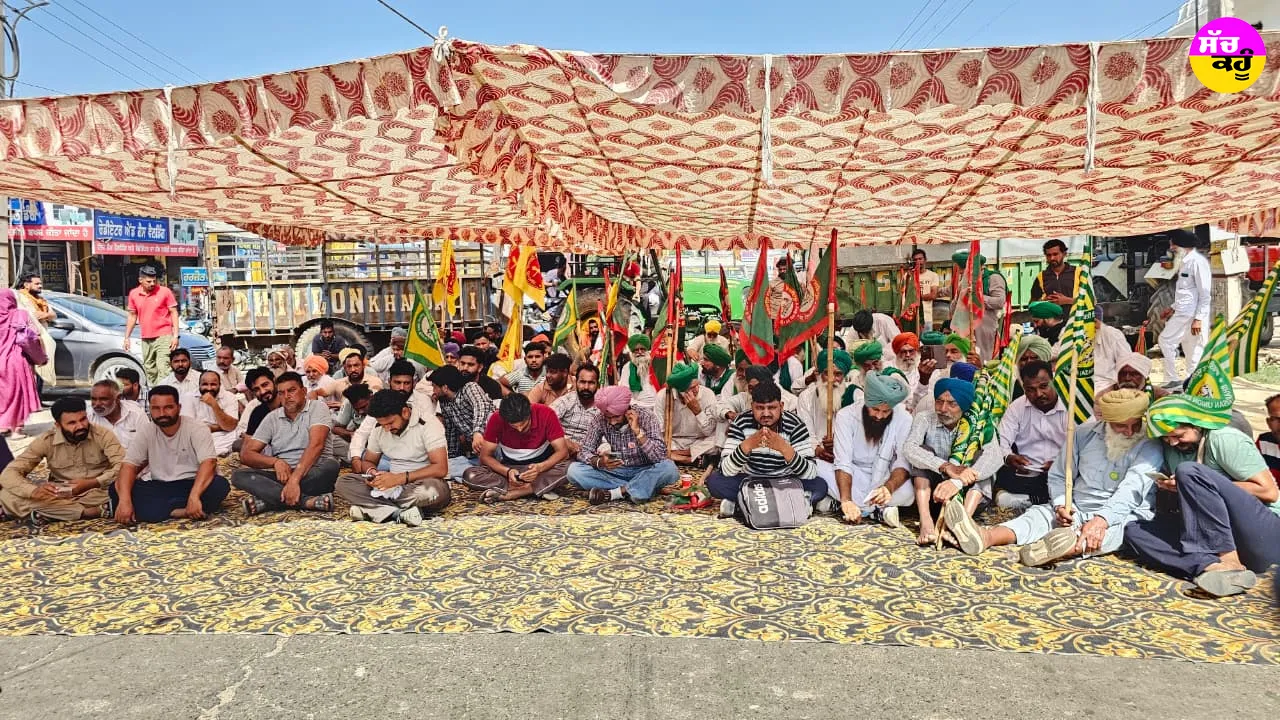 Patiala News: ਪਟਿਆਲਾ ਤੇ ਪਾਤੜਾਂ ਰੋਡ ਦੀ ਮਾੜੀ ਹਾਲਤ ਖਿਲਾਫ਼ ਪਿੰਡ ਵਾਸੀਆਂ ਵੱਲੋਂ ਧਰਨਾ