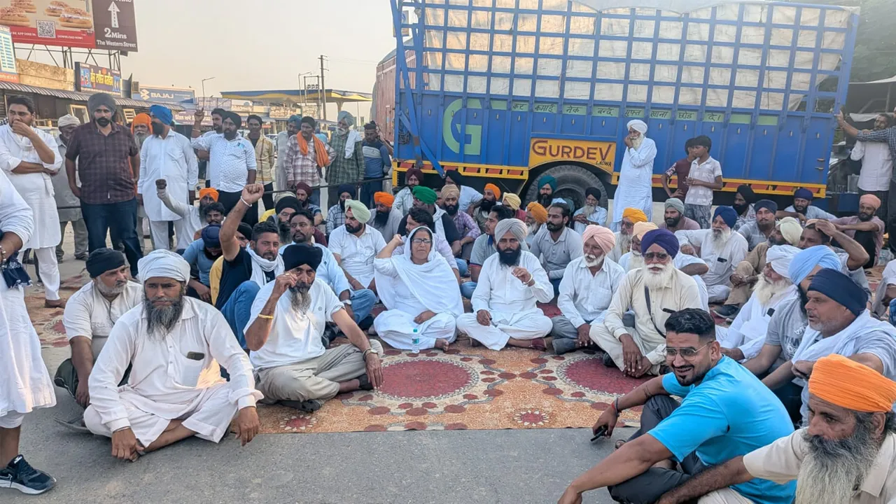 Patiala News: ਅਤਾਲਾਂ ਦੀ ਸੜਕ ਲਈ ਧਰਨੇ ’ਤੇ ਬੈਠੇ ਲੋਕਾਂ ਨੇ 25 ਦਿਨਾਂ ਦਾ ਸਮਾਂ ਦੇ ਕੇ ਚੁੱਕਿਆ ਧਰਨਾ