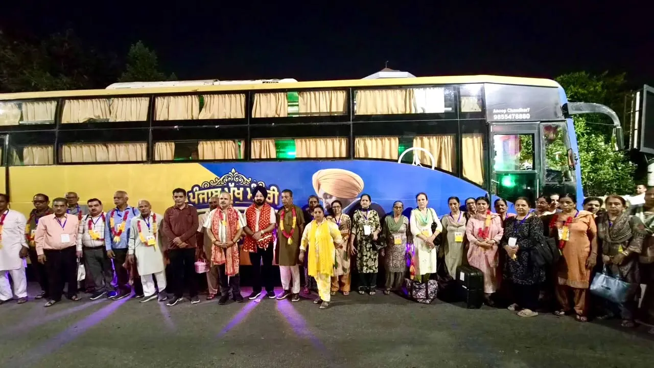 Pilgrimage Tour Punjab: ਪਟਿਆਲਾ ਤੋਂ ਸ਼ਰਧਾਲੂਆਂ ਨੂੰ ਧਾਰਮਿਕ ਅਸਥਾਨਾਂ ਦੇ ਦਰਸ਼ਨਾਂ ਲਈ ਵਿਧਾਇਕ ਕੋਹਲੀ ਨੇ ਬੱਸ ਕੀਤੀ ਰਵਾਨਾ