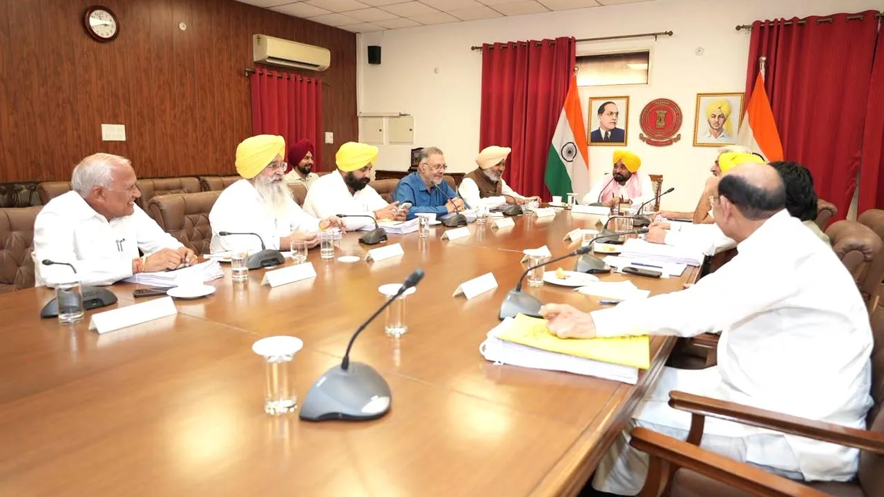 Punjab News: ਪੰਜਾਬ ਕੈਬਨਿਟ ਨੇ ਮੁੱਖ ਚੋਣ ਅਫ਼ਸਰ ਦੇ ਦਫ਼ਤਰ ’ਚ ਸਟਾਫ਼ ਭਰਤੀ ਸਮੇਤ ਹੋਰ ਮਹਿਕਮਿਆਂ ’ਚ ਅਹਿਮ ਫੈਸਲਿਆਂ ਨੂੰ ਦਿੱਤੀ ਹਰੀ ਝੰਡੀ
